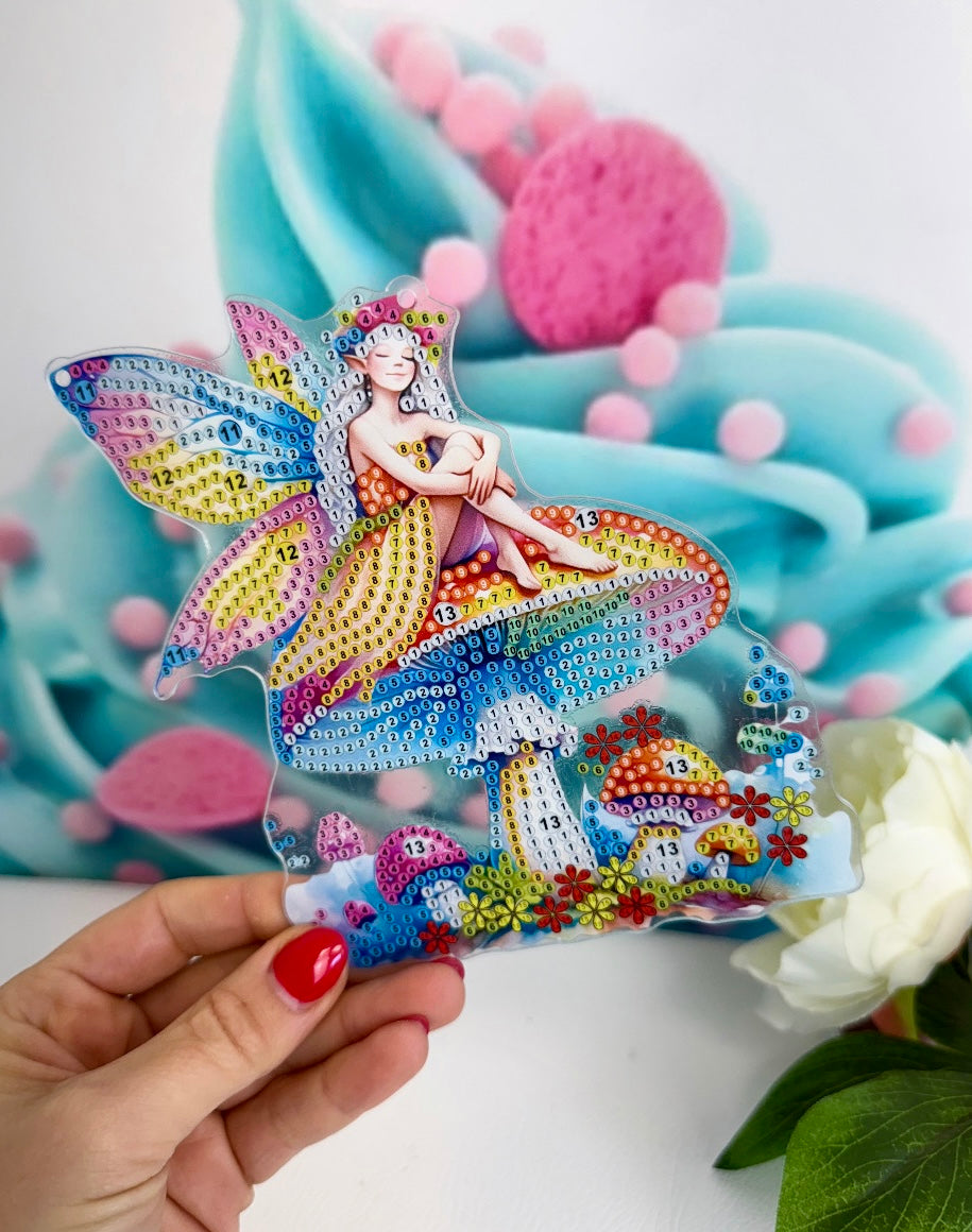 Diamond Painting Anhänger "Kleine Fee" 15x14cm (AH503)
