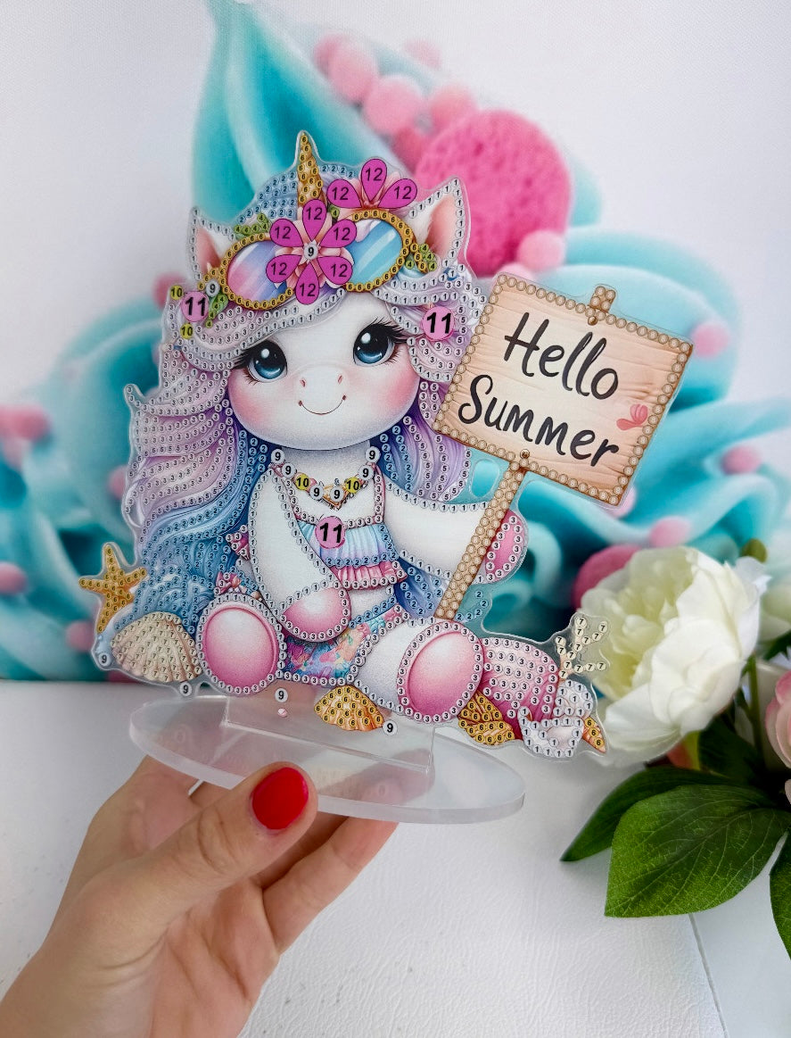 *VORVERKAUF! Diamond Painting Aufsteller Einhorn "Hello Summer" 19x19cm