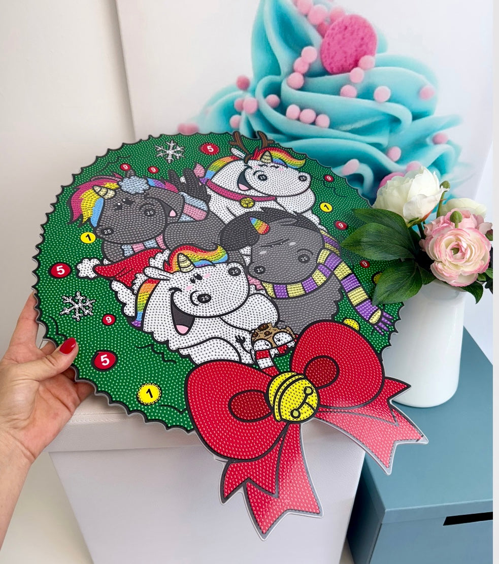 Diamond Painting Pummeleinhorn XMAS 2025 XXL Kranz / Anhänger "Pummel & Family" 45x50cm (AH237)