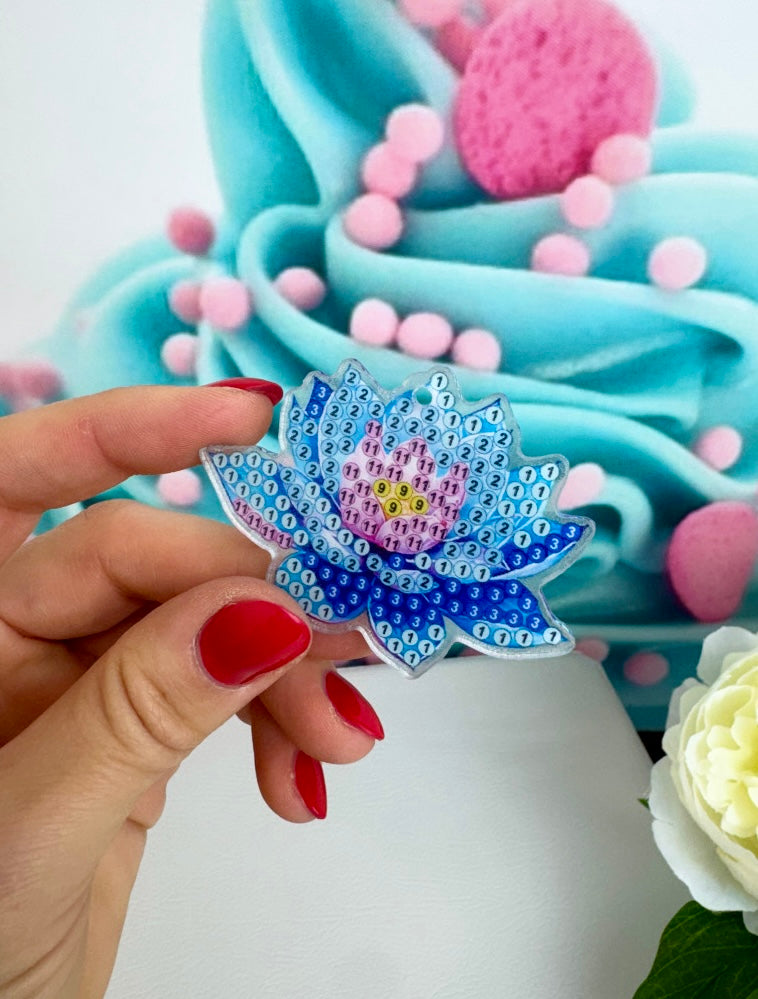 Diamond Painting Schlüsselanhänger "Seerosen & Lotusblüten" 8 Stück Anhänger