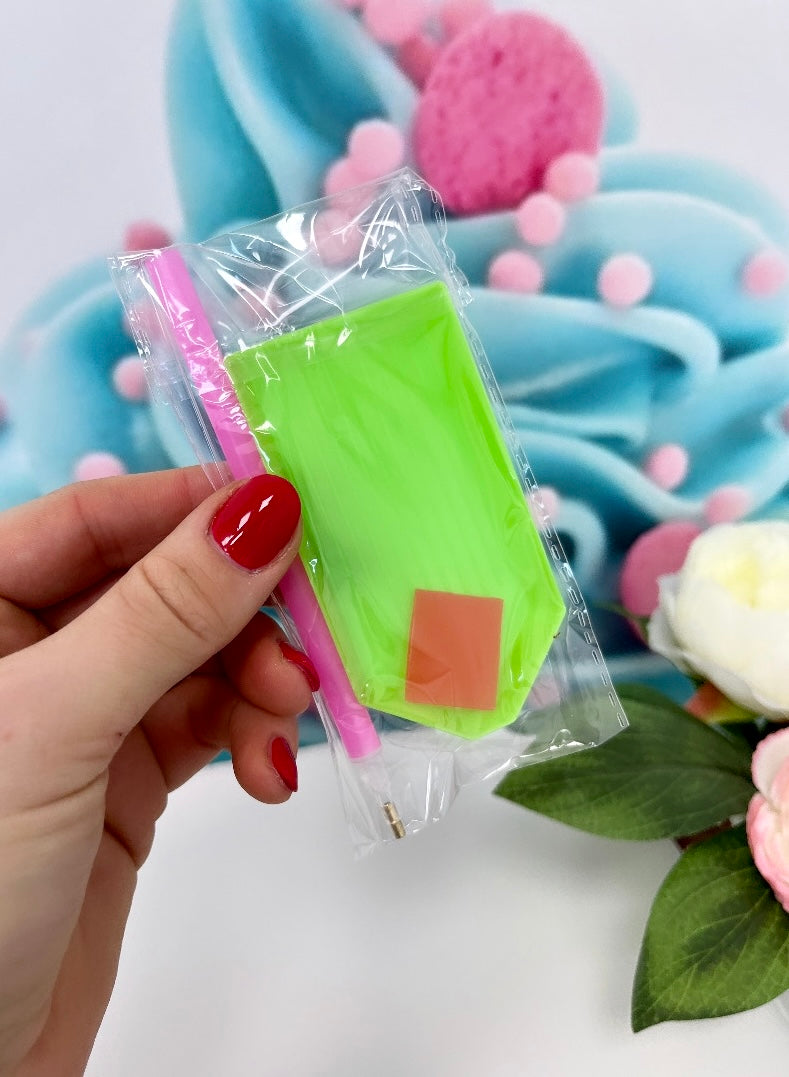 Diamond Painting Anhänger Biene "Berta" 23x23cm