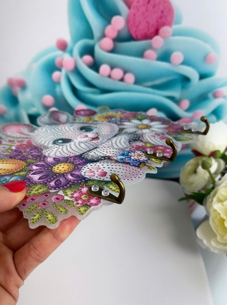 Diamond Painting Oster Schlüsselbrett "Frühlingshasi" 24,0x21,0cm (AH517)