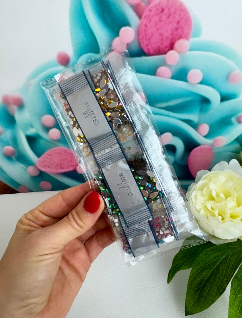 Diamond Painting Anhänger Lippen "KISS IT" 21x25cm