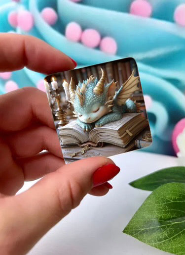 *VORVERKAUF! Diamond Painting Cover Minder "Bücherdrache Thalor" (CM)
