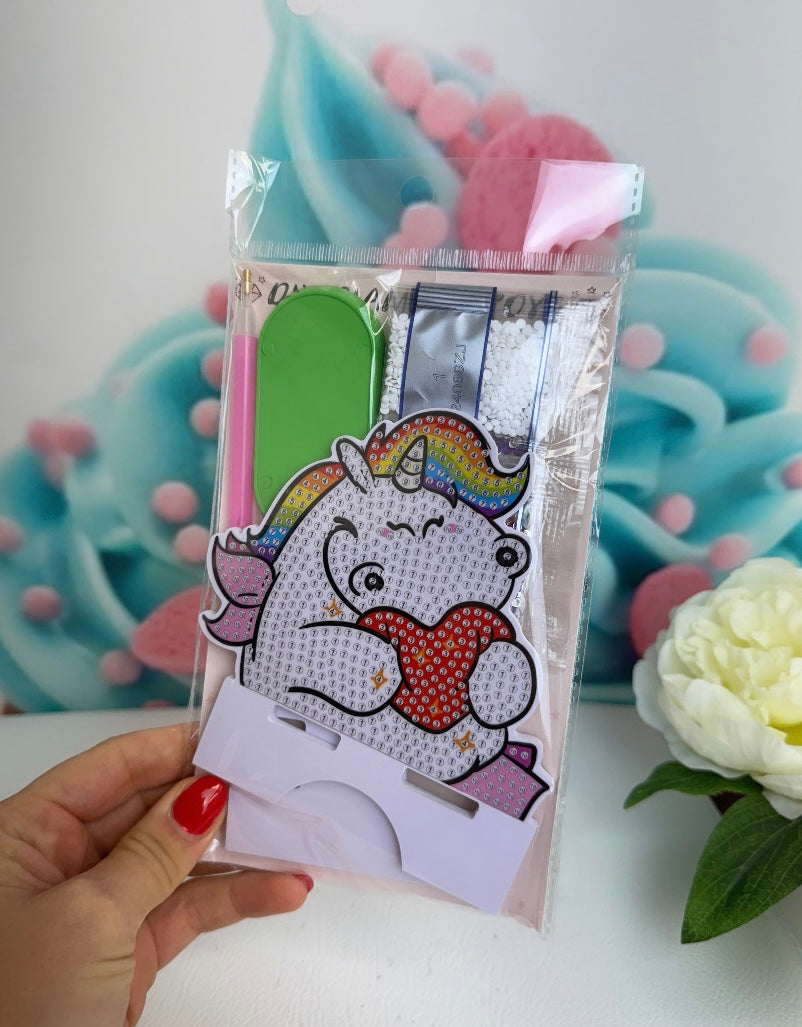 *VORVERKAUF! Diamond Painting Pummeleinhorn Handy-Base "Pummelfee"