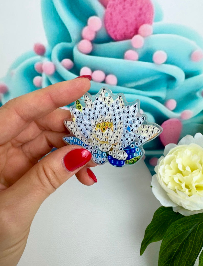 Diamond Painting Schlüsselanhänger "Seerosen & Lotusblüten" 8 Stück Anhänger