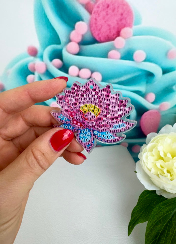 Diamond Painting Schlüsselanhänger "Seerosen & Lotusblüten" 8 Stück Anhänger