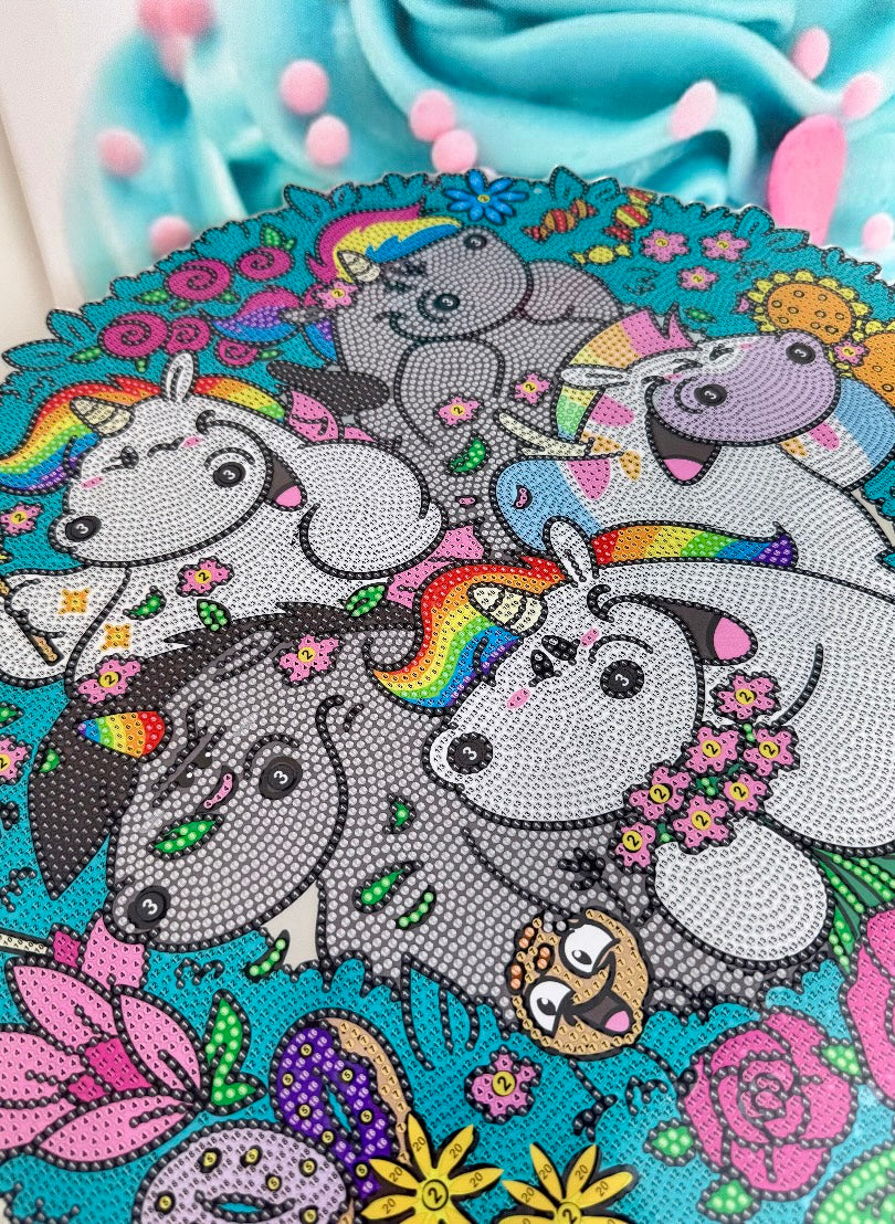 Diamond Painting Pummeleinhorn XXL Frühlingskranz / Anhänger "Pummel & Family" 45x50cm