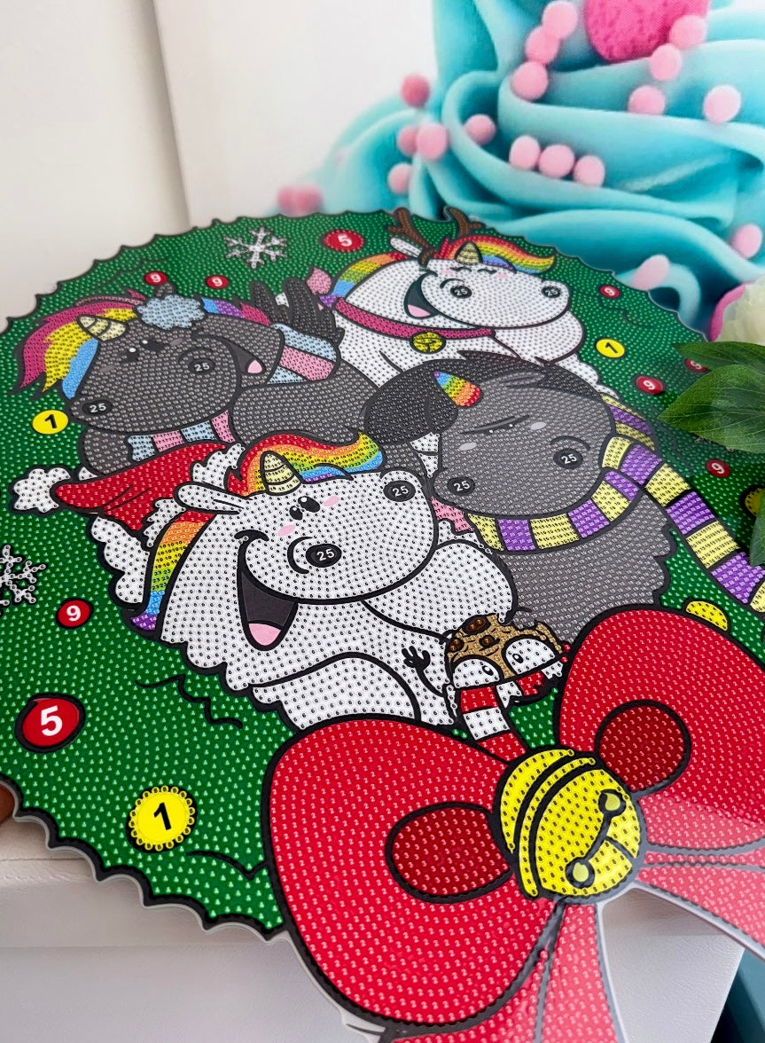 Diamond Painting Pummeleinhorn XMAS 2025 XXL Kranz / Anhänger "Pummel & Family" 45x50cm (AH237)