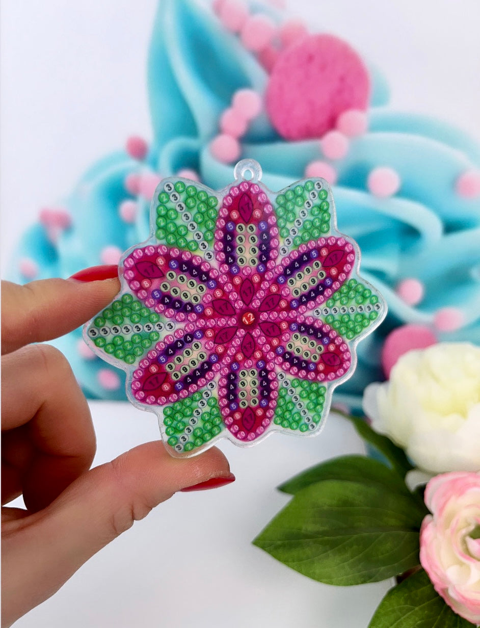 Diamond Painting Anhänger "Mandala-Blumen" 15 Stück 6x6cm (AH1112)