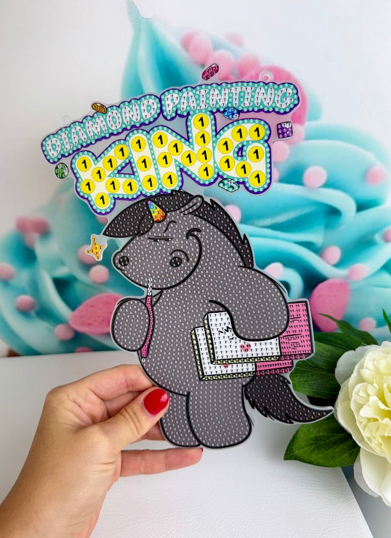 Diamond Painting Pummeleinhorn Anhänger "Grummel-King" 18x25cm (AH241)