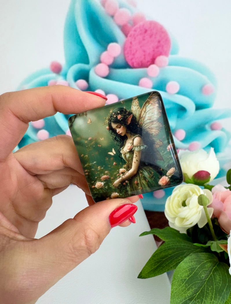 Diamond Painting Cover Minder "Einsame Fee im Dornenhain" (CM)